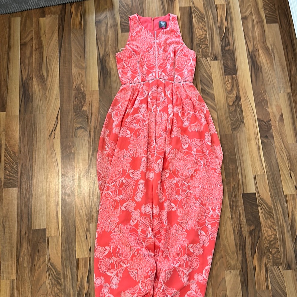 Vince Camuto Coral size 6 Dress - Like New. Floral Chiffon.